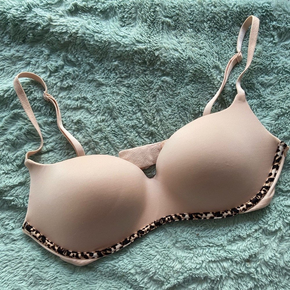 NWOT Victoria’s Secret Bra *Never Worn*